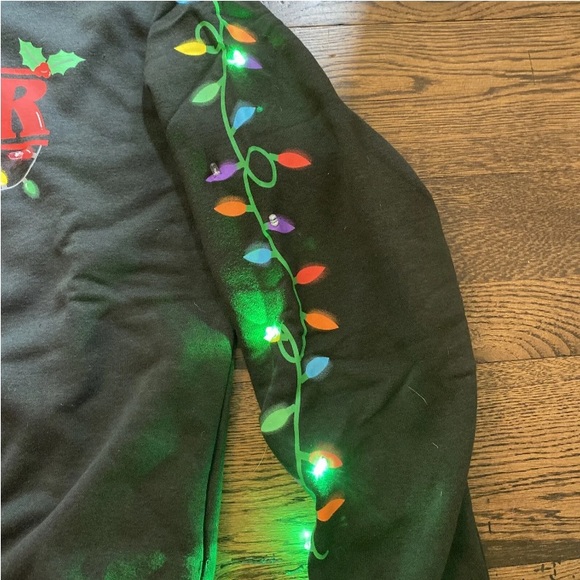 Stranger Things Christmas Lights Sweatshirt Juniors/Youth LARGE - Picture 9 of 10